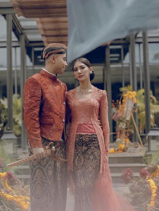 Vidi Aldiano resmi melamar kekasihnya Sheila Dara Aisha di Hutan Kota by Plataran Jakarta pada Rabu (1/12/2021). (Instagram/vidialdiano).