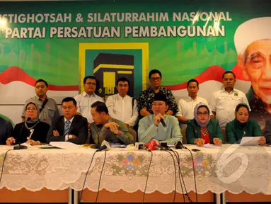 PPP kubu Suryadharma Ali memberikan keterangan pers di kantor DPP PPP, Jakarta, Rabu (25/2/2015). Pasca putusan PTUN yang membatalkan SK Menkumham bahwa kepengurusan PPP kubu Romahurmuziy tidak sah. (Liputan6.com/Andrian M Tunay)