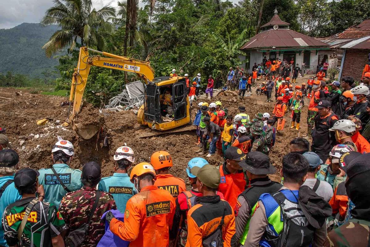 FOTO:  Tim SAR Temukan Korban Baru, Jumlah Tewas Longsor Banjarnegara Jadi Sembilan Orang