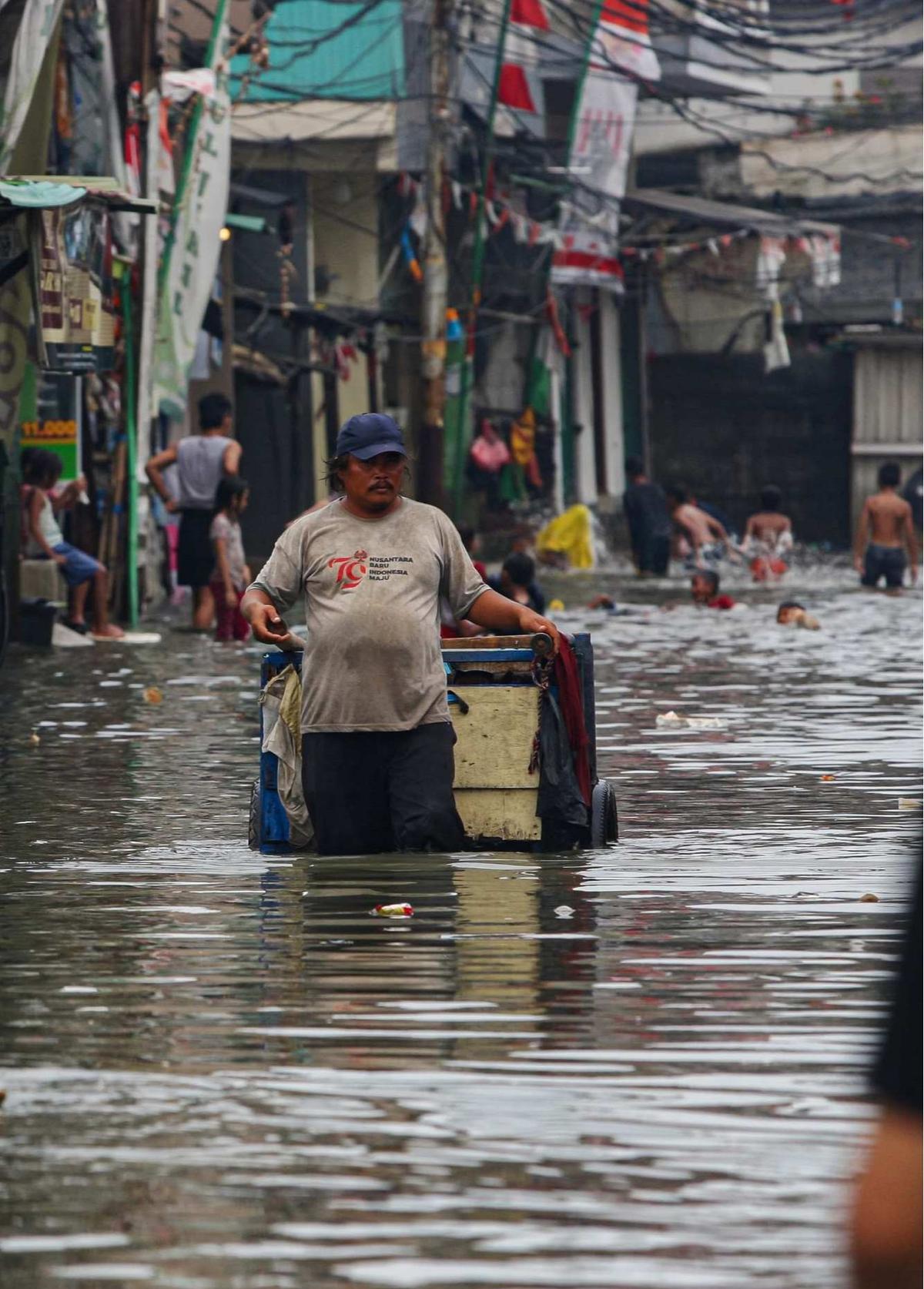 Banjir rob rendam Muara Baru