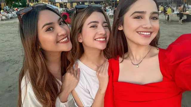 6 Potret Syifa Hadju ketika di Bali Pakai Dress Merah, Dirumorkan Dilamar Rizky Nazar