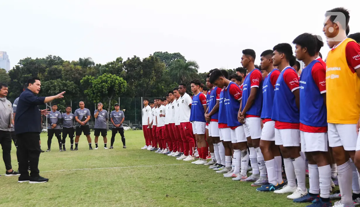 Sebanyak 50 peserta yang lolos seleksi regional 12 kota mengikuti seleksi nasional pemain Timnas Indonesia U-17 di Jakarta yang berlangsung 15-17 Agustus 2023. (Liputan6.com/Herman Zakharia)
