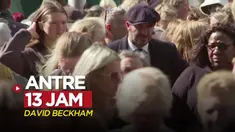 Berita video legenda MU (Manchester United) dan Timnas Inggris, David Beckham, ikut mengantre hingga puluhan jam untuk melayat Ratu Elizabeth II, Jumat (16/9/2022).