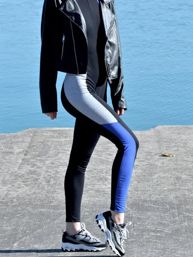 [Bintang] Ugly Sneakers Sedang Happening, Kamu Suka dengan Tren Ini?