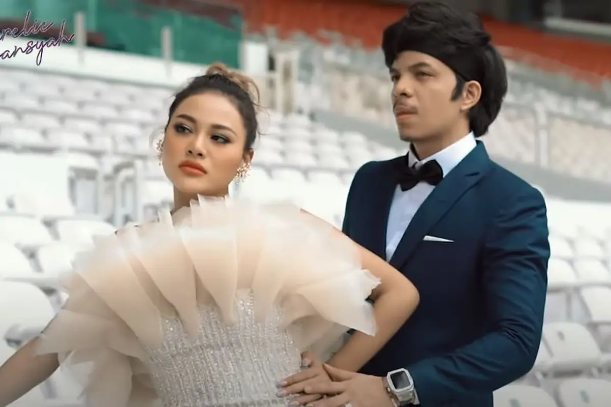 7 Prewedding Aurel Hermansyah dan Atta Halilintar di GBK, Curi Perhatian
