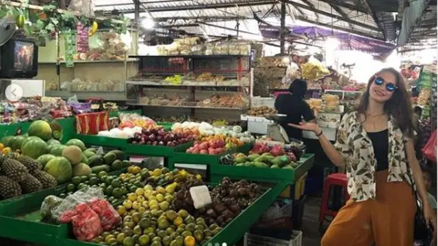 Pevita Pearce ke Pasar Tradisional Jelang PSBB,