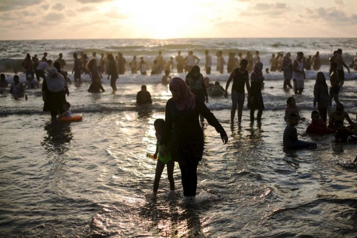 Idul Fitri, ribuan warga Palestina padati pantai-pantai di Israel