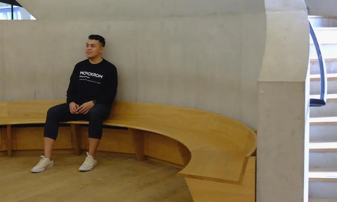 Tulus terlihat lebih kurus [foto: instagram.com/tulusm]