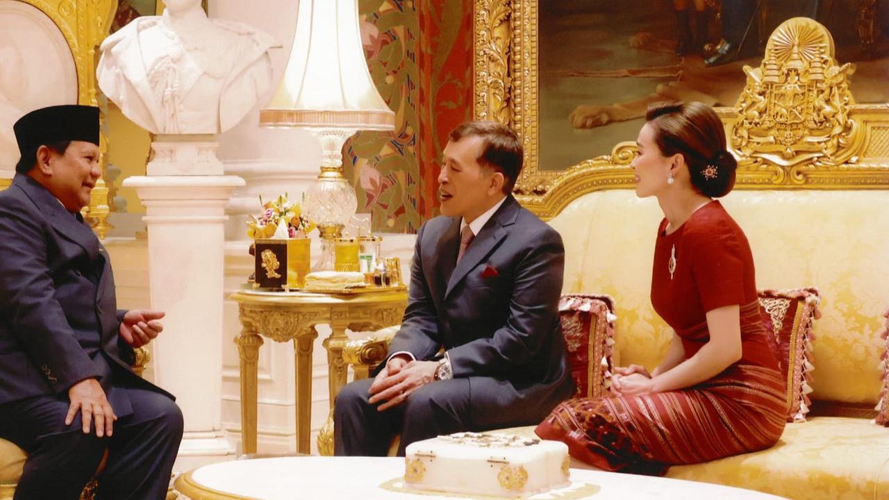 Momen Penuh Hangat Prabowo Bertemu Raja dan Ratu Thailand di Amphorn Royal Palace