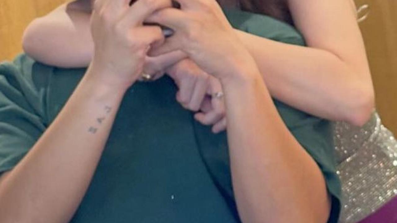 Ayu Ting Ting Pamer Foto Mesra Bareng Boy William, Pelukan Kaya 'Teletubies' Bikin Baper