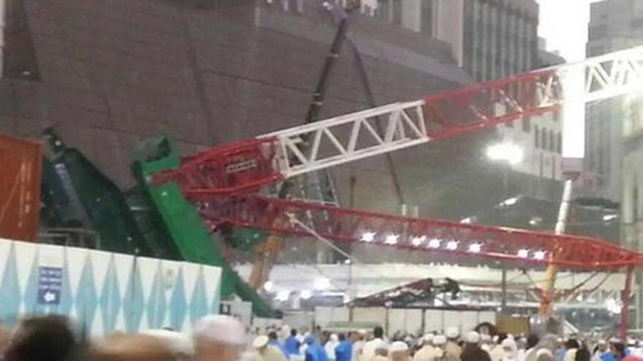 Crane timpa ratusan jemaah di Makkah, saat Jokowi mendarat di Jeddah