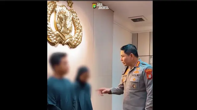 Kapolres Metro Jakarta Timur Kombes Alfian Nurrizal bersama pemilik wedding organizer (WO) Marwah sepasang suami istri (pasutri) RM dan ER.