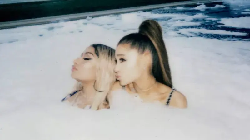 Bed dari Nicki Minaj dan Ariana Grande