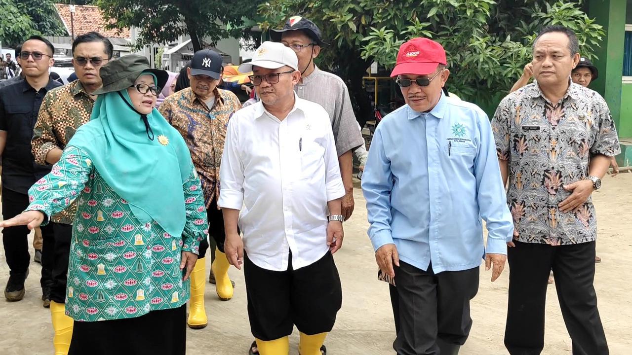 Mendikdasmen Ungkap 114 Sekolah di Bekasi Terdampak Banjir, Janji Perbaiki Bangunan yang Rusak