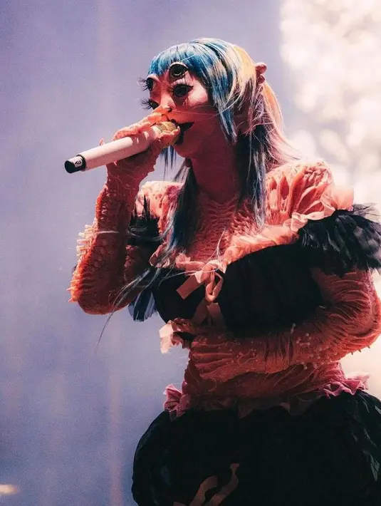 Perubahan penampilannya ini sebenarnya sudah diumumkan sejak Februari 2023 lalu di Instagramnya. [Foto: IG/littlebodybigheart].