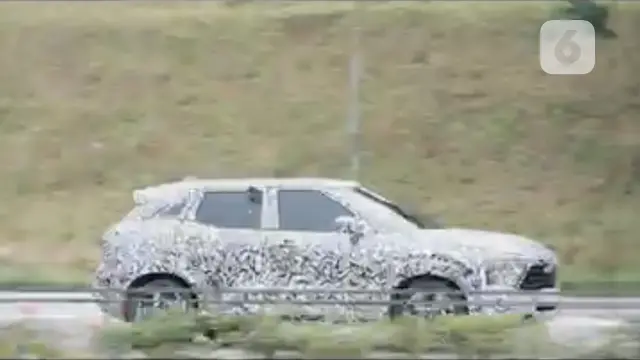 Mitsubishi XFC Concept versi produksi tertangkap kamera sedang uji jalan di Tol Trans Jawa. (Ist)