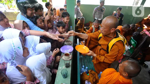 Ritual Thudong Biksu Buddha