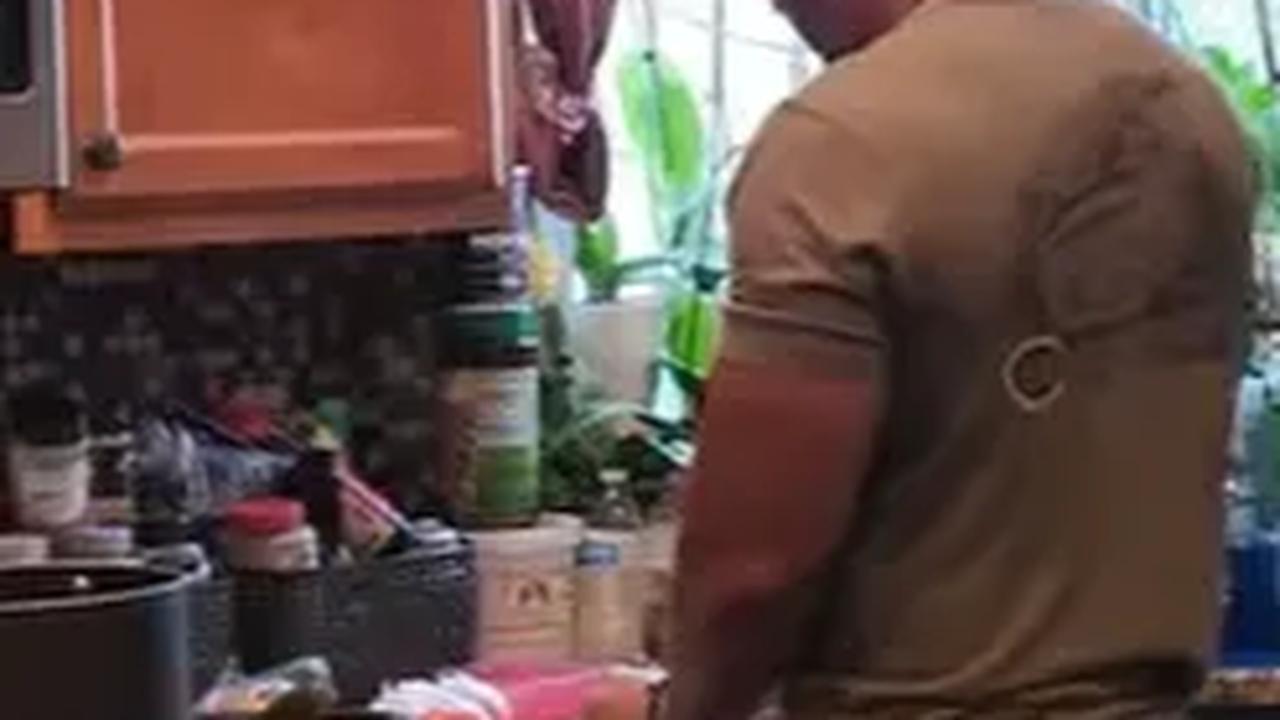 Jadi Juragan Pom Bensin & Supermarket di Amerika, Makanan Wajib Pasutri Indonesia ini Petai Hingga Sambal Ulek
