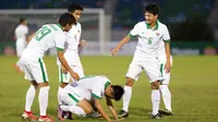 Para pemain Timnas Indonesia U-19 merayakan gol yang dicetak Feby Eka Putra ke gawang Filipina U-19 pada laga Piala AFF U-18 di Stadion Thuwunna, Myanmar, Kamis (7/9/2017). Feby Eka Putra telah mencetak 3 gol. (Liputan6.com/Yoppy Renato)