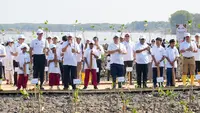 Cegah Abrasi Pantai Utara Jawa, BRI Peduli Tanam 30 Ribu Mangrove dan Olah Sampah