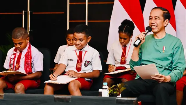 Jokowi Bertemu Anak SD Papua