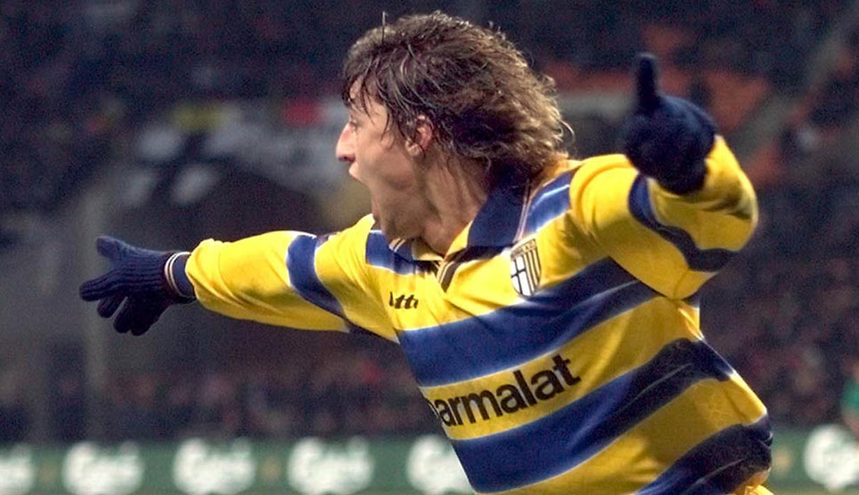 6. Hernan Crespo (Parma), kehadirannya di Parma pada tahun 1996 menjadikan dirinya wonderkid incaran klub-klub besar. Ketika itu bomber asal Argentina ini menjadi icon di Parma berkat naluri mencetak gol yang tinggi. (AFP/Gabriel Bouys)
