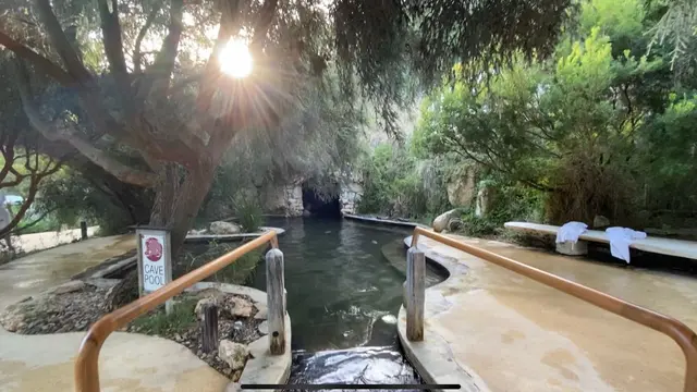 Relaksasi Maksimal di Peninsula Hot Springs