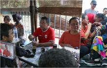FOTO: Serap Aspirasi Warga Saat CFD, Pasangan Pramono-Rano Ngopi Bareng Wartawan hingga Cium Tangan Lansia di Bundaran HI
