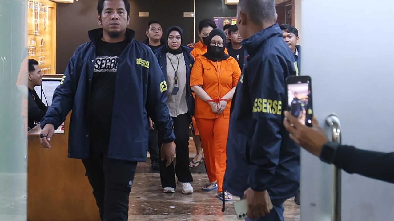 FOTO: Penampakan Pemilik WO Ayu Puspita Usai Ditetapkan sebagai Tersangka