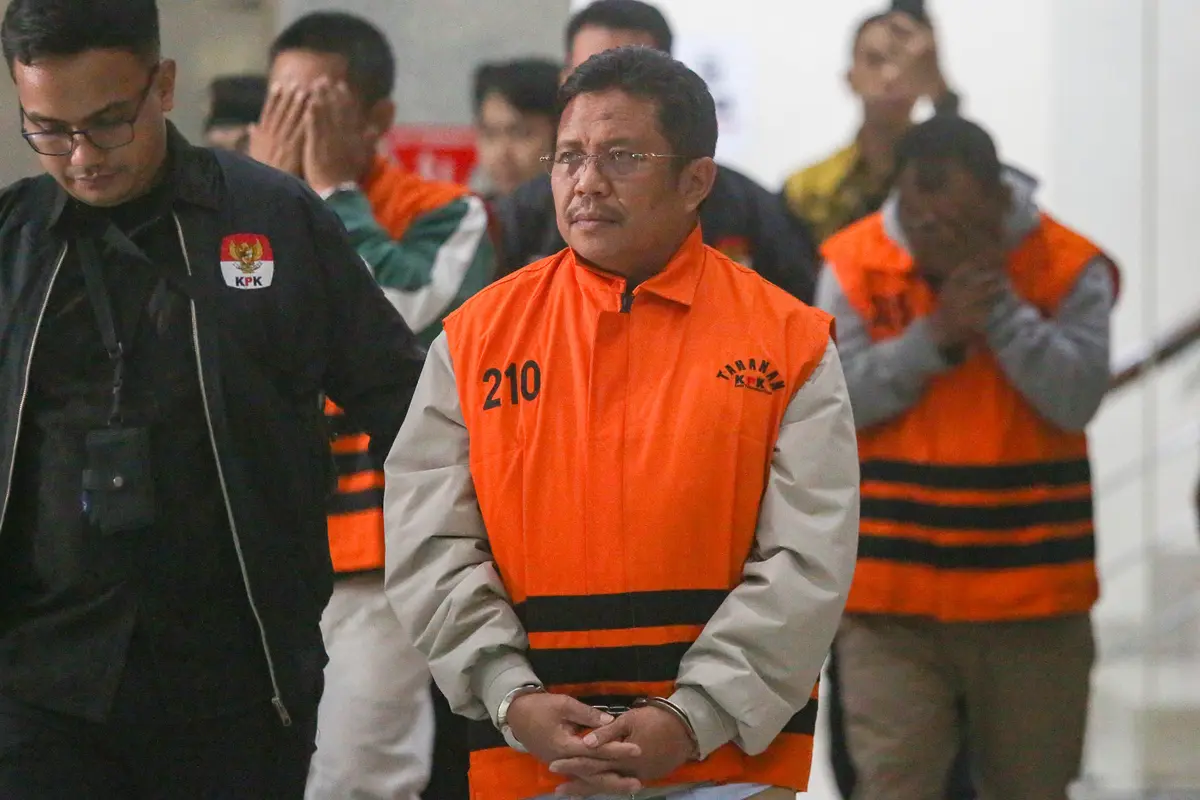 Bupati Lombok Barat Resmi Ditahan KPK