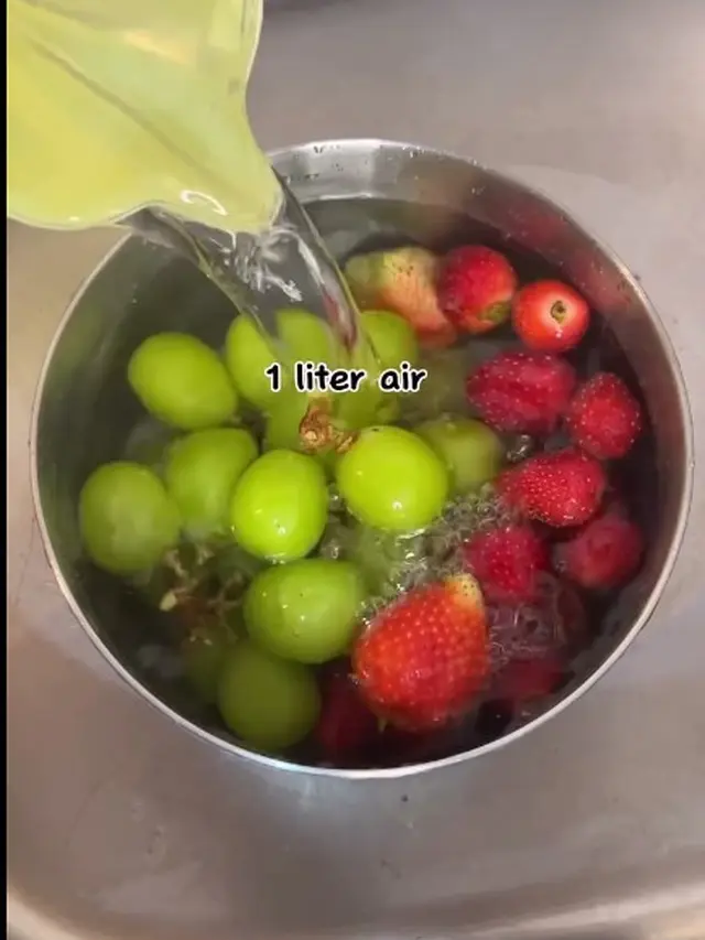 Cukup Gunakan 1 Bahan Dapur, Ini Cara Bersihkan Lapisan Lilin pada Anggur