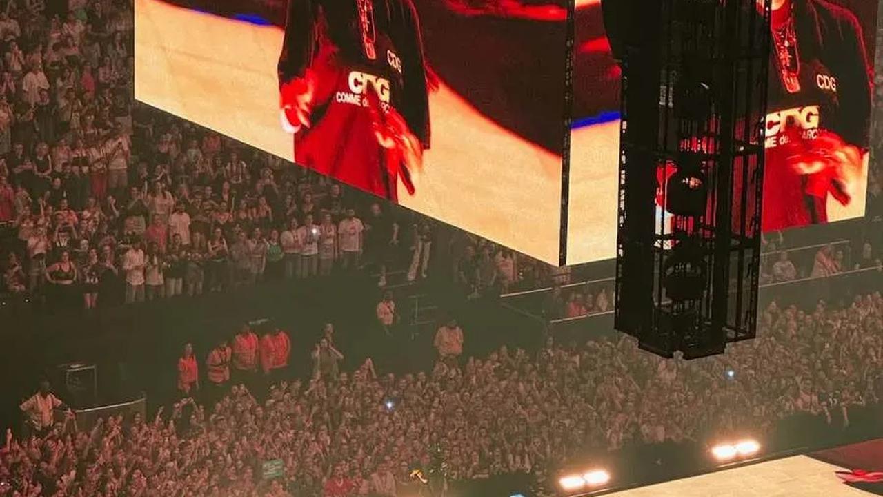 Potret Cantik Pevita Pearce dan Adik Nonton Konser Billie Eilish di London, Pakaian Sopan Jadi Sorotan