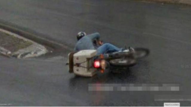 7 Momen Apes Terekam Google Street View, Bikin Ngakak