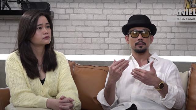 Denny Sumargo dan Olivia Allan. (Foto: YouTube Daniel Mananta Network)