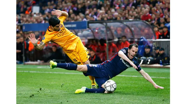 Atletico Madrid sukses mengalahkan Barcelona di Vicente Calderon pada laga perempat final Liga Champions, Rabu (13/4/2016). Diego Simeone berhasil membawa Atletico lolos ke semifinal dengan keunggulan agregat gol 3-2.