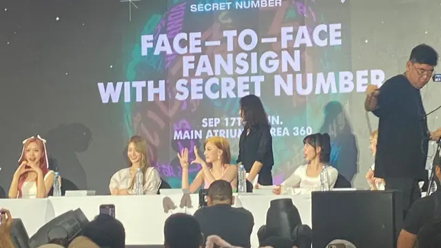 Secret Number tampil di "ON THE K: O" yang diselenggarakan di OTTE Mall Jakarta, pada Minggu (18/9/2023).