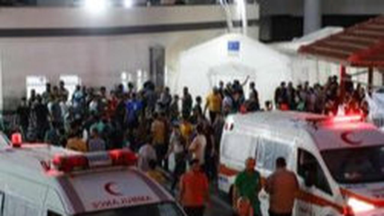 Jenazah Berserakan di Rumah Sakit Gaza, Tenaga Medis Rawat Korban di Lantai Penuh Darah