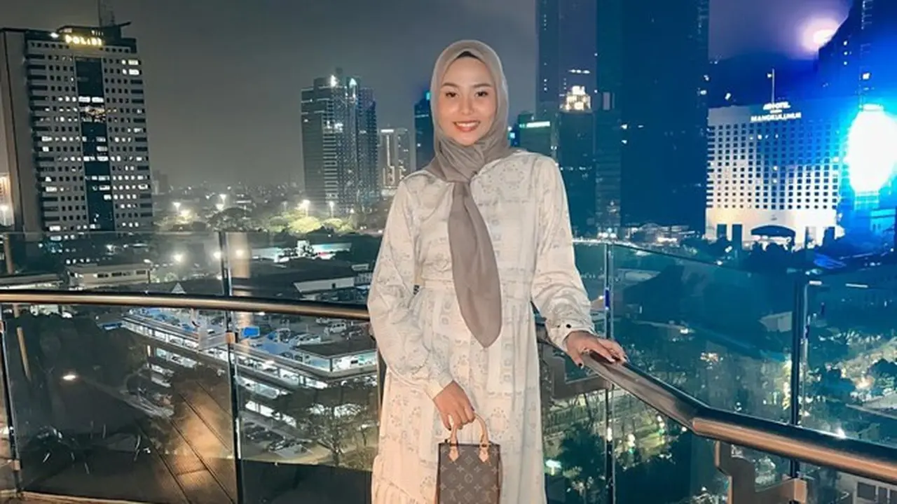 8 Pesona Dara Arafah Usai Putuskan Mantap Berhijab, Banjir Pujian