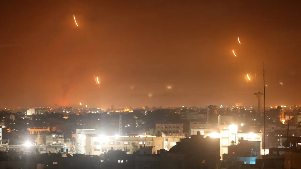 Serangan Ratusan Roket oleh Hamas di Langit Israel