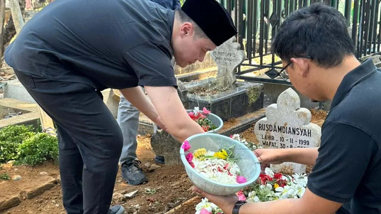 rombongan manajemen Grab Indonesia hadir memberikan penghormatan terakhir driver yang jadi korban demo di Makassar