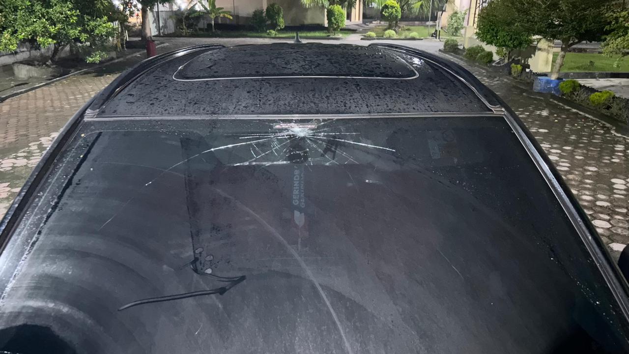 Kaca Depan Retak, Mobil Anggota DPRD Batu Bara Fraksi Gerindra Sumut Kena Teror Orang Tak Dikenal