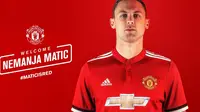 Nemanja Matic resmi menjadi pemain Manchester United. (Manchester United). 