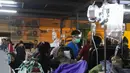 Korban gempa menjalani perawatan di RSUD Sayang, Kabupaten Cianjur, Jawa Barat, Senin (21/11/2022). Data BNPB mencatat, hingga pukul 19.34 WIB sebanyak 62 warga menjadi korban meninggal dunia dan 25 orang tercatat masih tertimbun reruntuhan akibat gempa dengan kekuatan 5,6 SR di Kabupaten Cianjur. (Liputan6.com/Herman Zakharia)