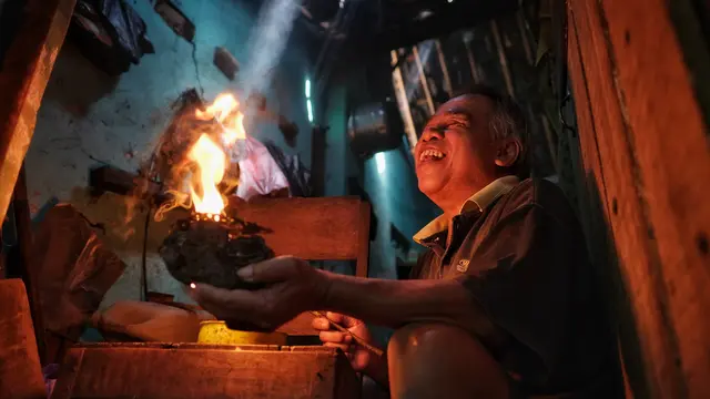 Penayangan Video Dokumenter Generasi Terakhir Pengrajin Tusuk Konde Patri Tiup bersama Royal Enfield