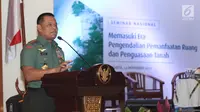 Panglima TNI Jendral Gatot Nurmantyo memberi sambutan saat Hari Tata Ruang Nasional 2017 di Jakarta, Selasa (14/11). Kementerian ATR/BPN mendorong pemanfaatan ruang melalui penerbitan sertifikat pendayagunaan tanah terlantar. (Liputan6.com/Angga Yuniar)