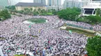 Warga yang berkumpul sejak pagi menuntut diberhentikannya Gubernur DKI Jakarta, Basuki Tjahaja Purnama.