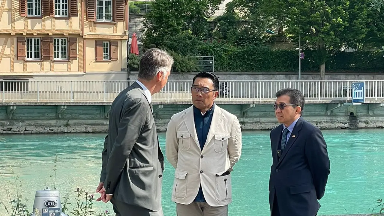 Ridwan Kamil di Swiss. (Foto: Dok. akun Twitter terverifikasi @jabarprovgoid)