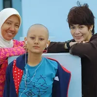 Dinda Hauw rela botak demi film Surat Kecil untuk Tuhan. (via skylar Pictures)