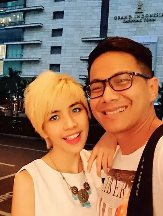 Delon dan Yeslin Wang