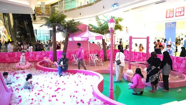 Menyambut pemutaran perdana Barbie The Movie, area Neo Atrium hadir dengan konsep Barbie Dream House yang penuh dengan keseruan